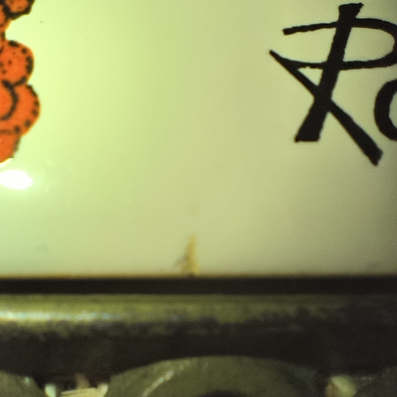 Vintage Cast Iron Framed Raspberry Trivet - Picture 6 of 8